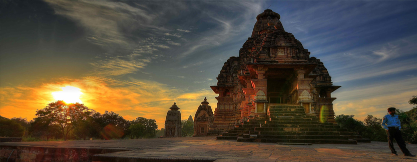 You are currently viewing Golden Triangle tour with Khajuraho